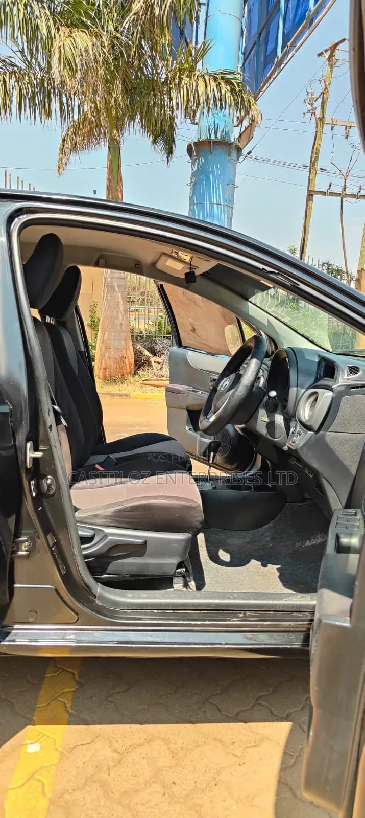 Toyota Vitz 2012 Black
