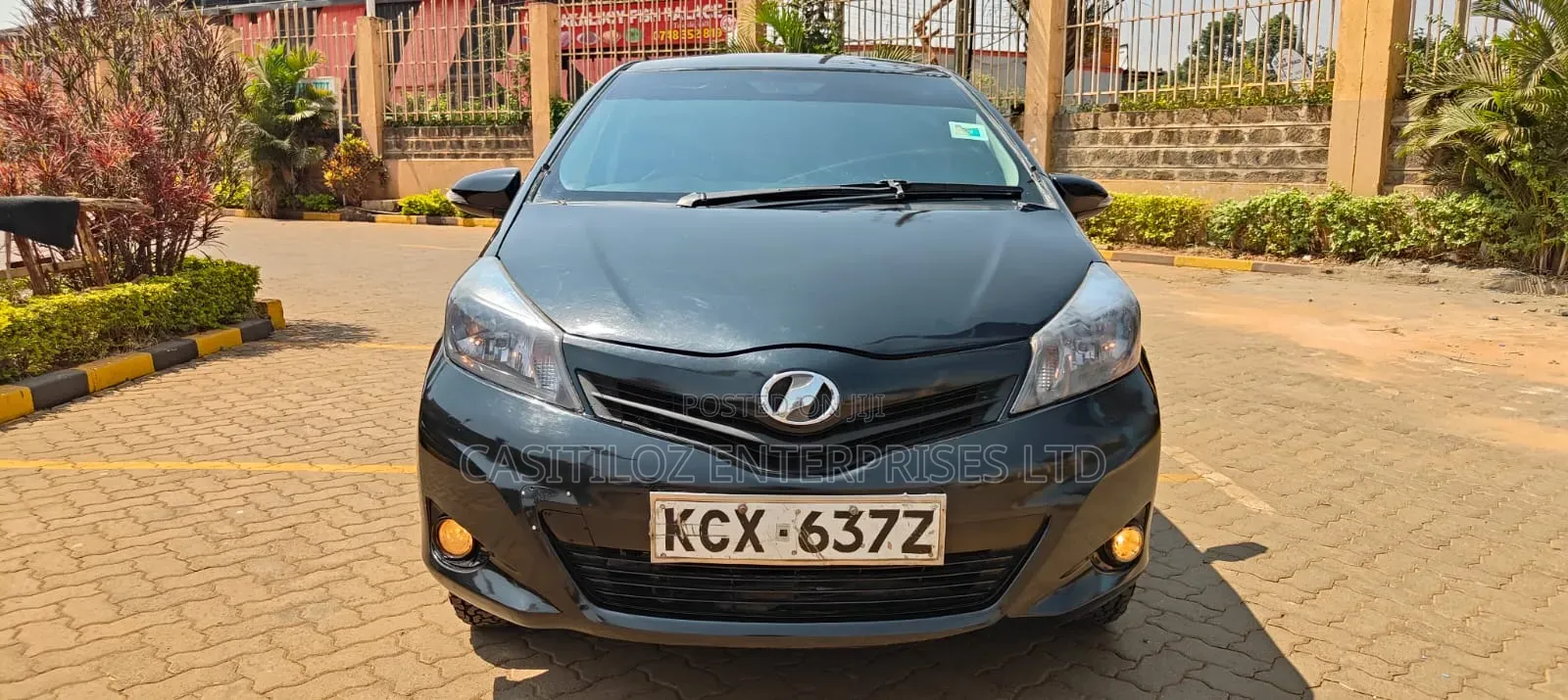 Toyota Vitz 2012 Black