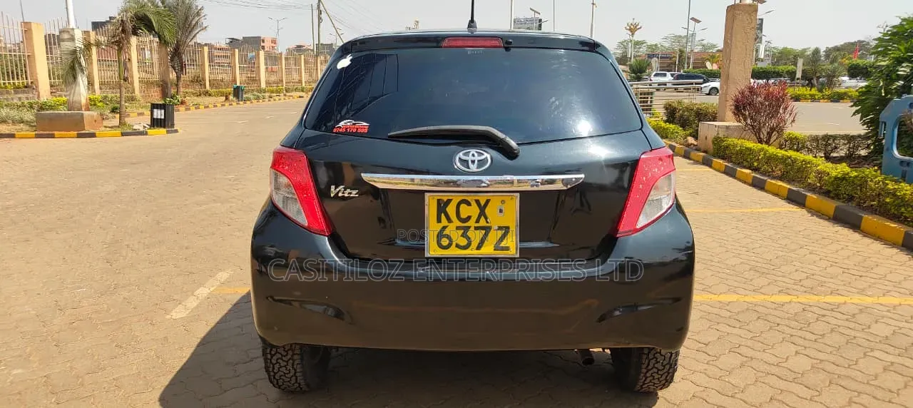 Toyota Vitz 2012 Black