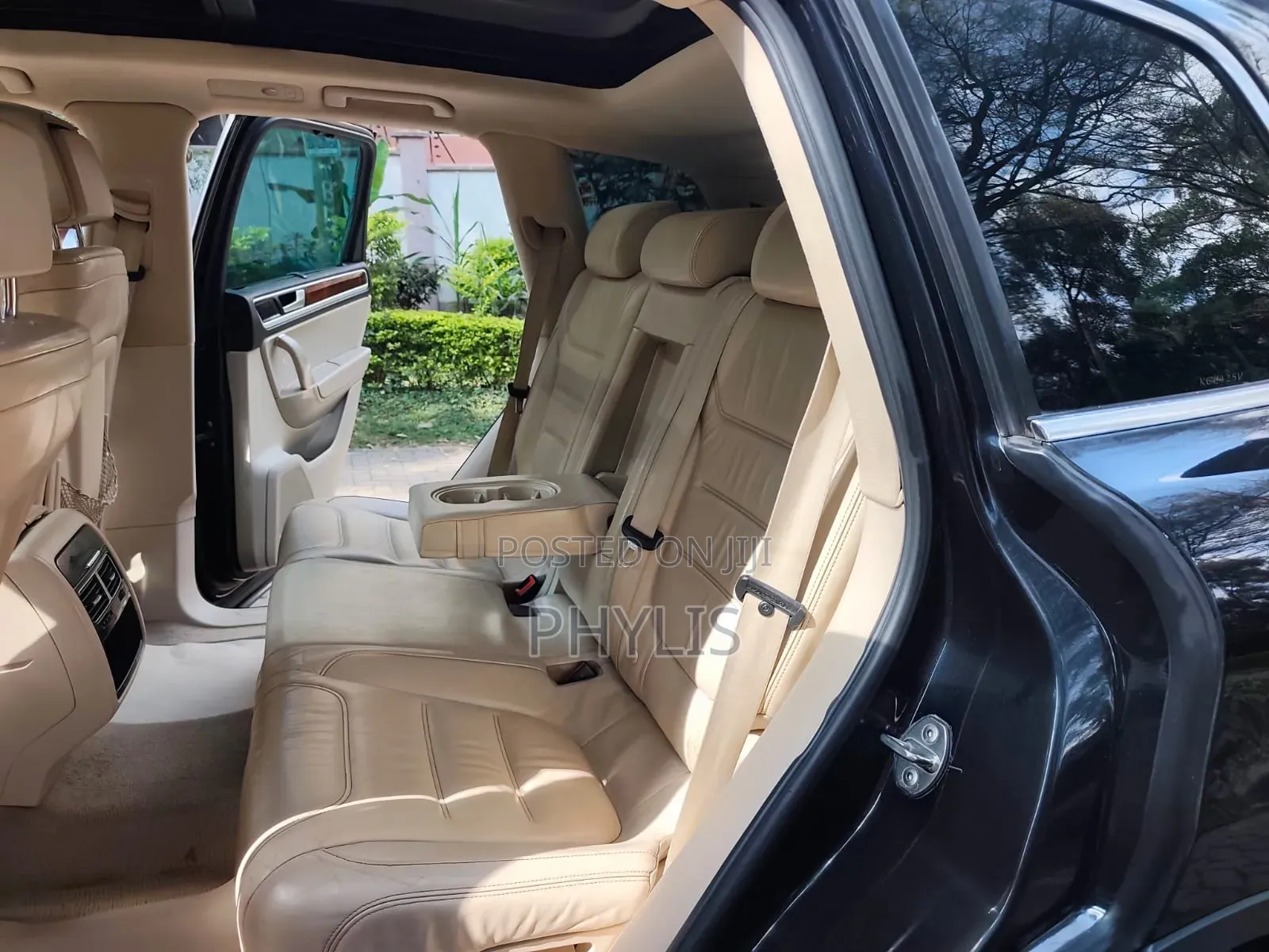 Volkswagen Touareg 2011 Black