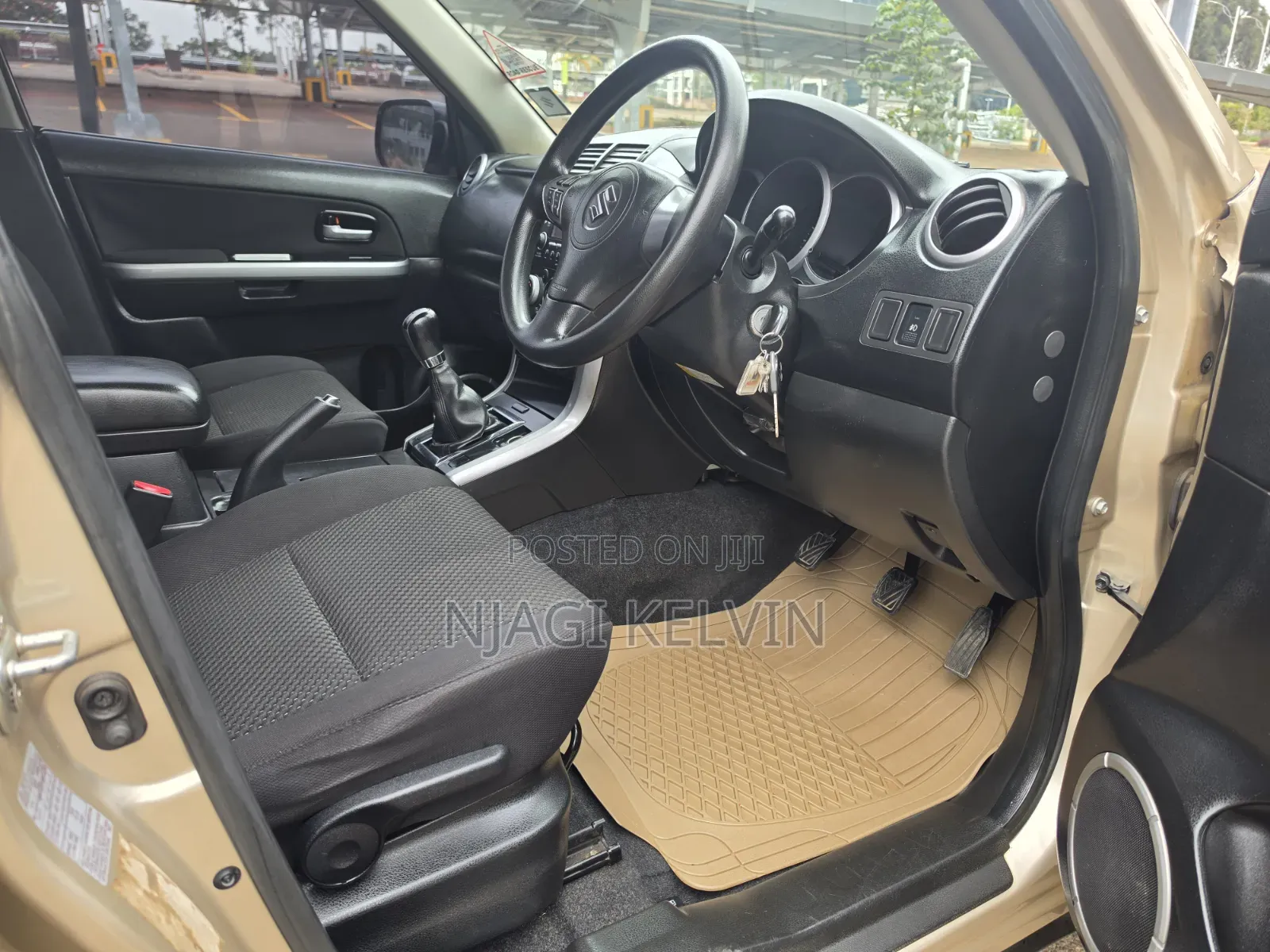 Suzuki Escudo 2008 Gold