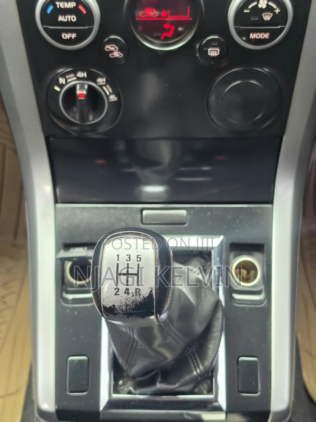 Suzuki Escudo 2008 Gold