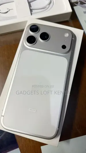 New Apple iPhone 17 Pro Max 256 GB Silver
