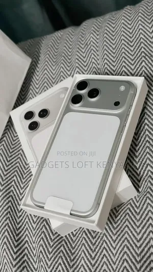 New Apple iPhone 17 Pro Max 256 GB Silver