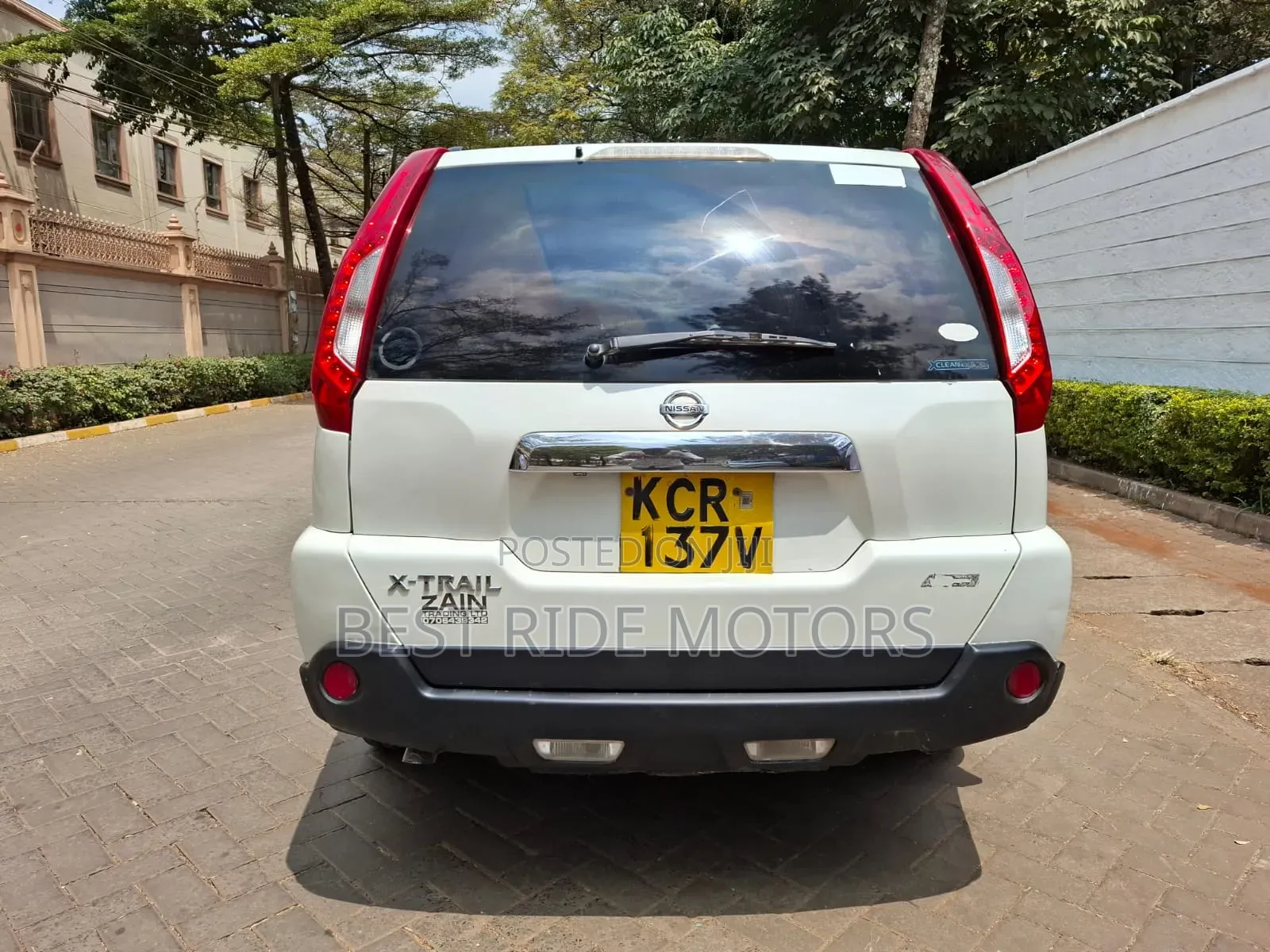 Nissan X-Trail 2011 White