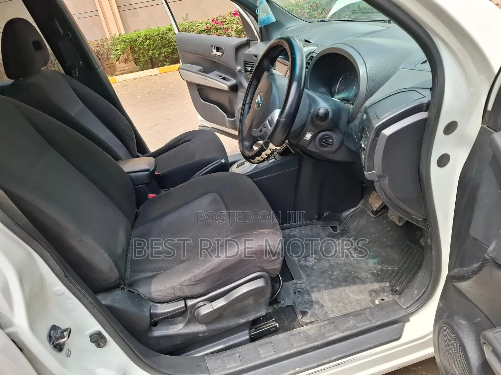 Nissan X-Trail 2011 White