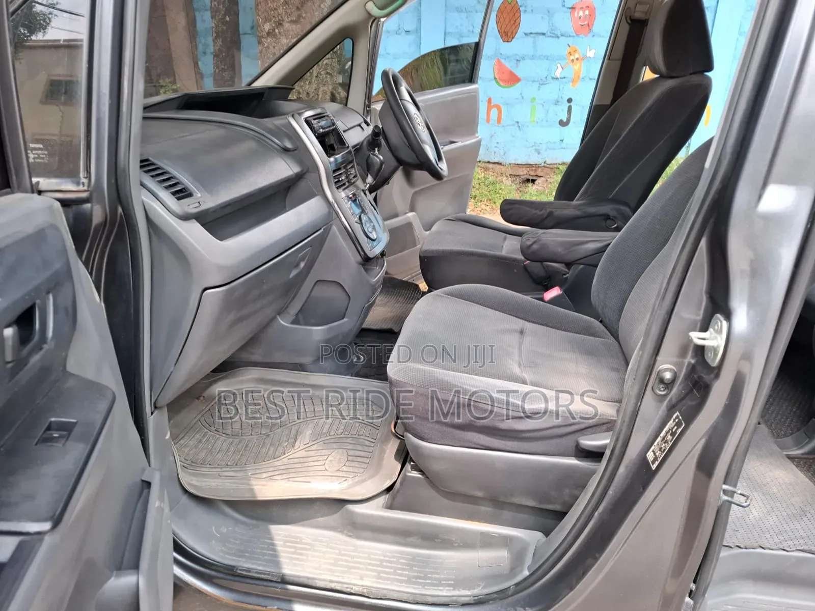 Toyota Noah 2008 Gray