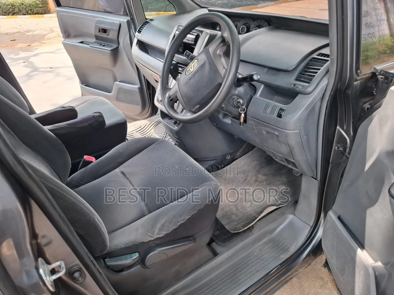 Toyota Noah 2008 Gray