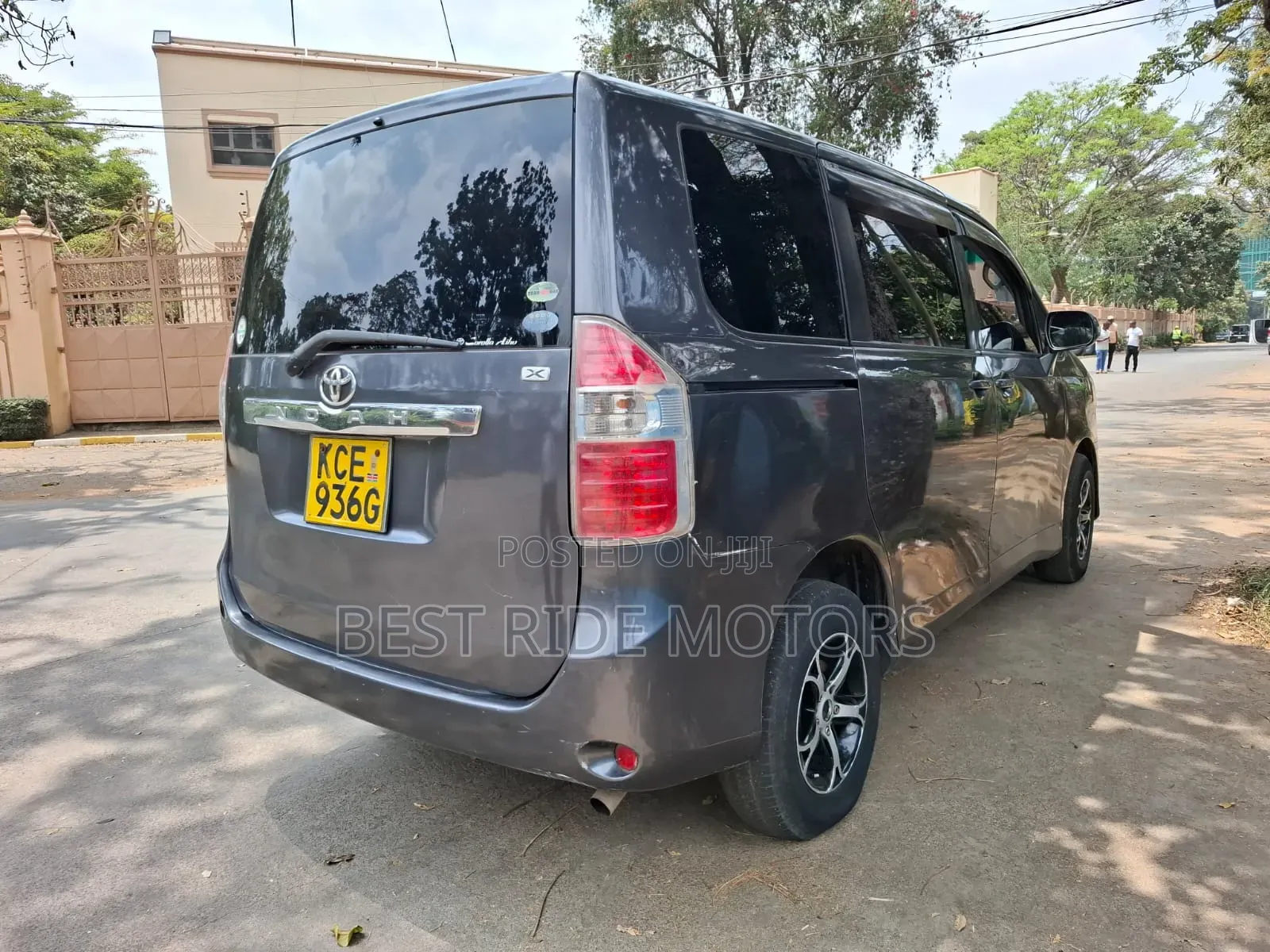 Toyota Noah 2008 Gray