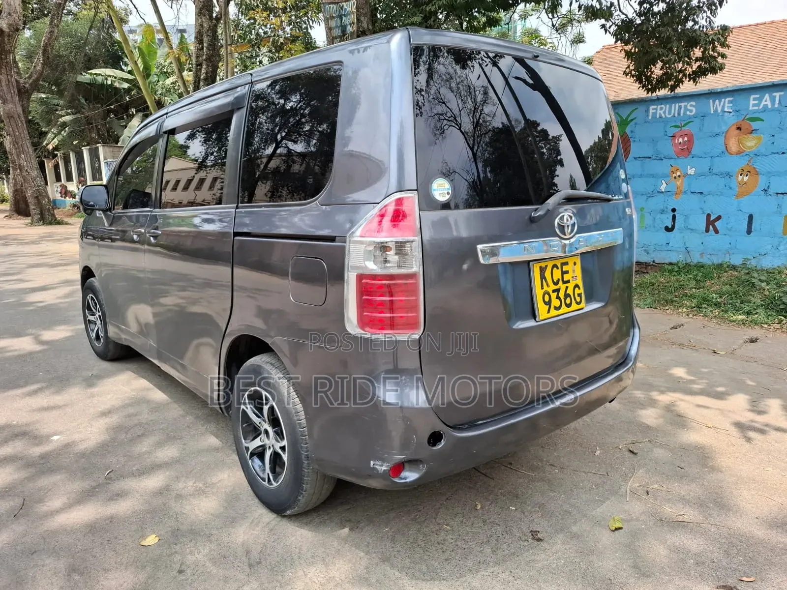 Toyota Noah 2008 Gray