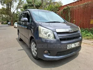 Toyota Noah 2007 Gray