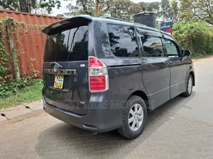Toyota Noah 2007 Gray