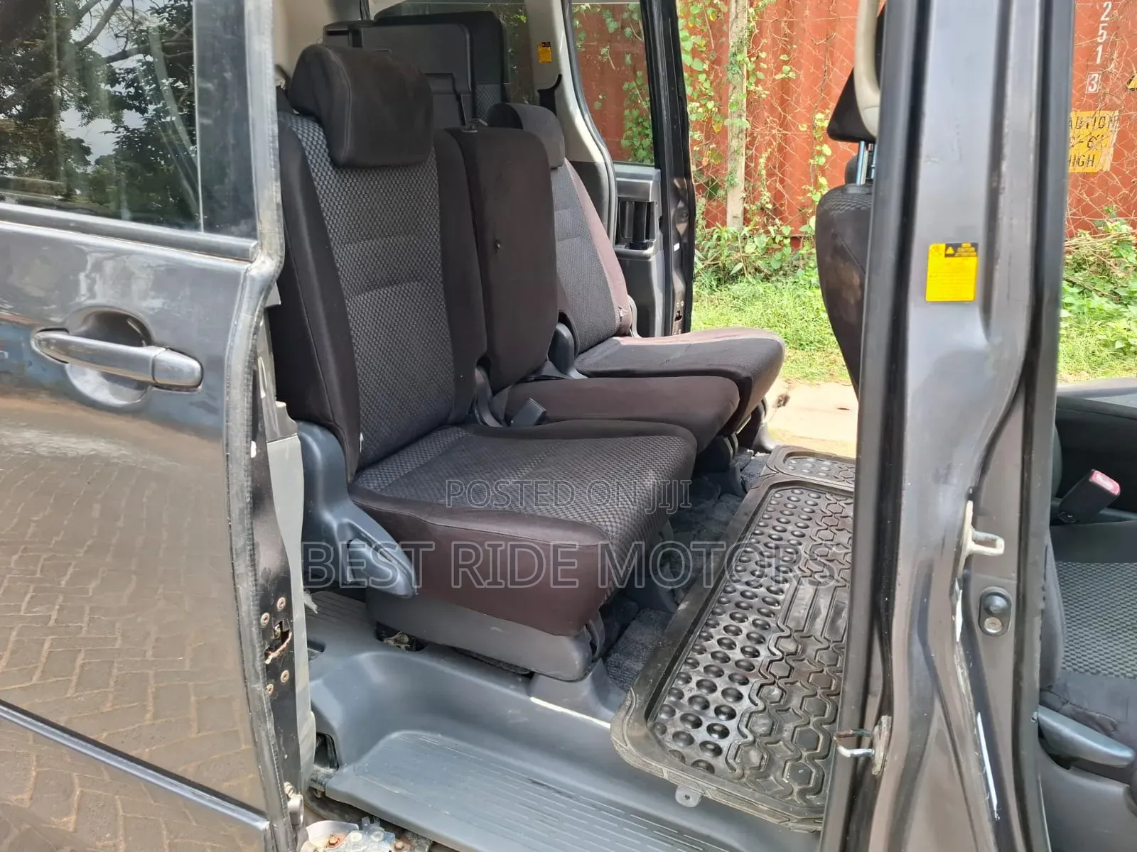 Toyota Noah 2007 Gray