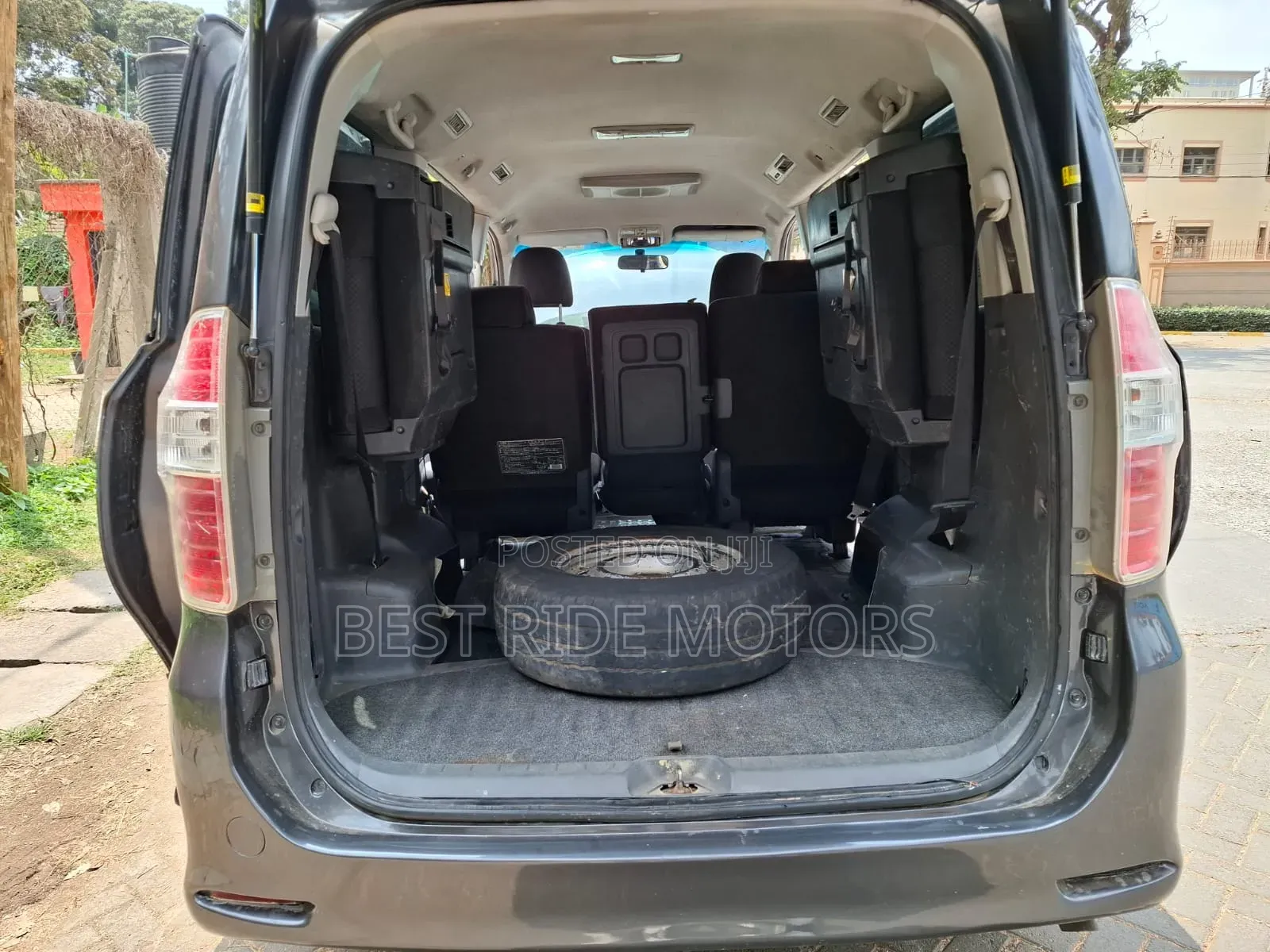 Toyota Noah 2007 Gray