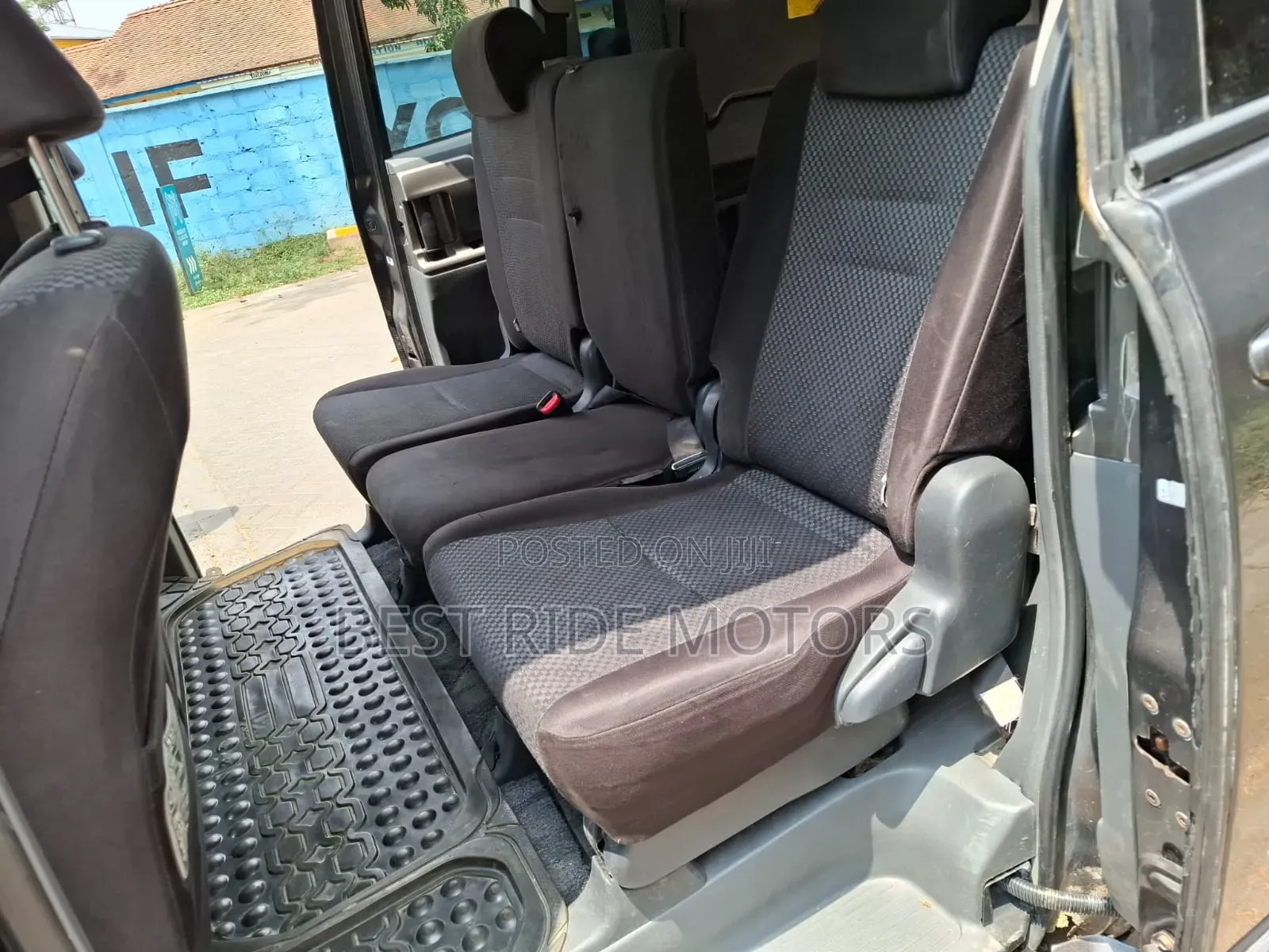 Toyota Noah 2007 Gray