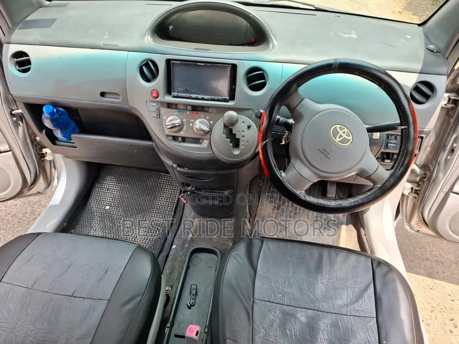 Toyota Sienta 2010 Silver