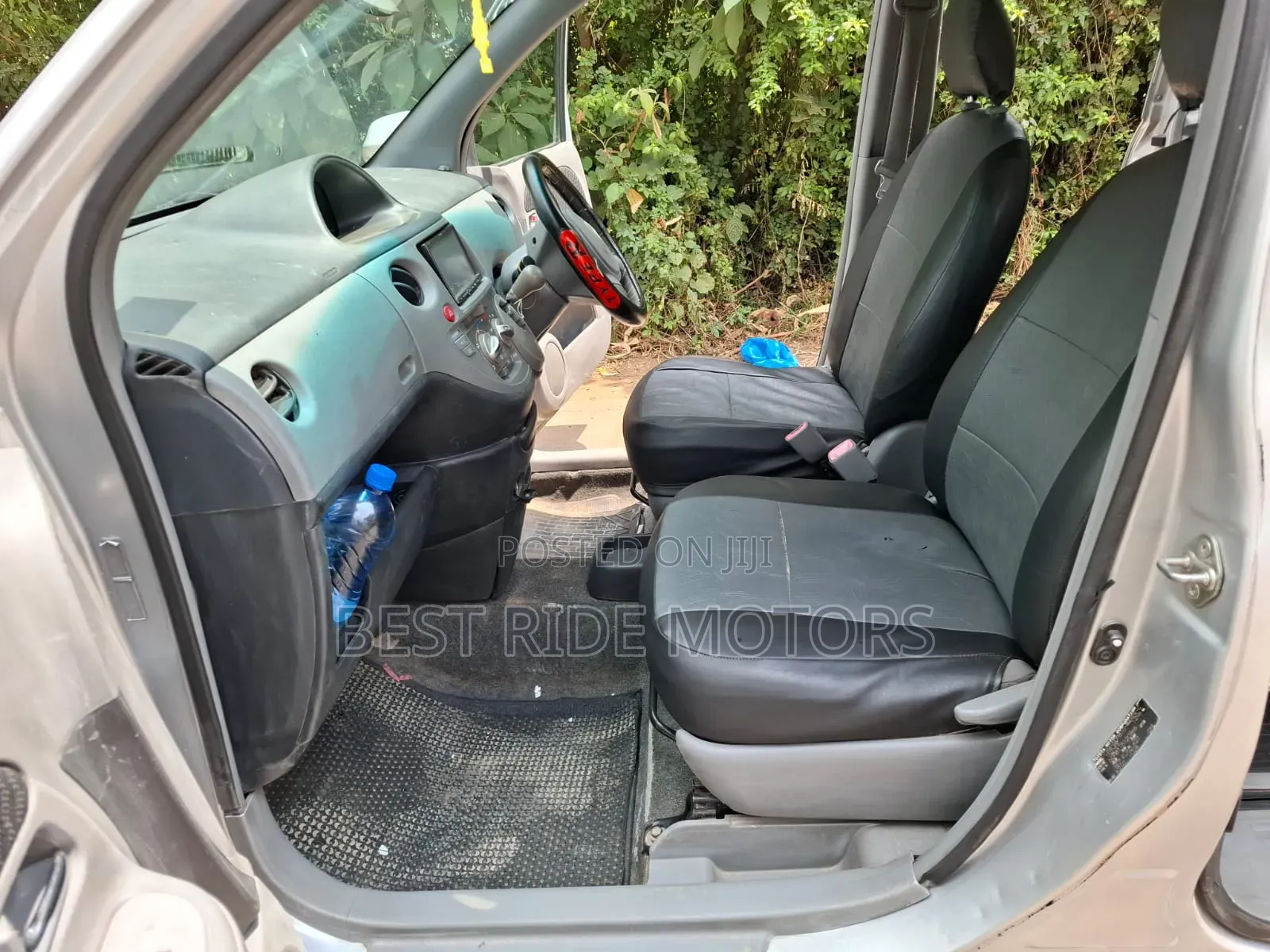 Toyota Sienta 2010 Silver