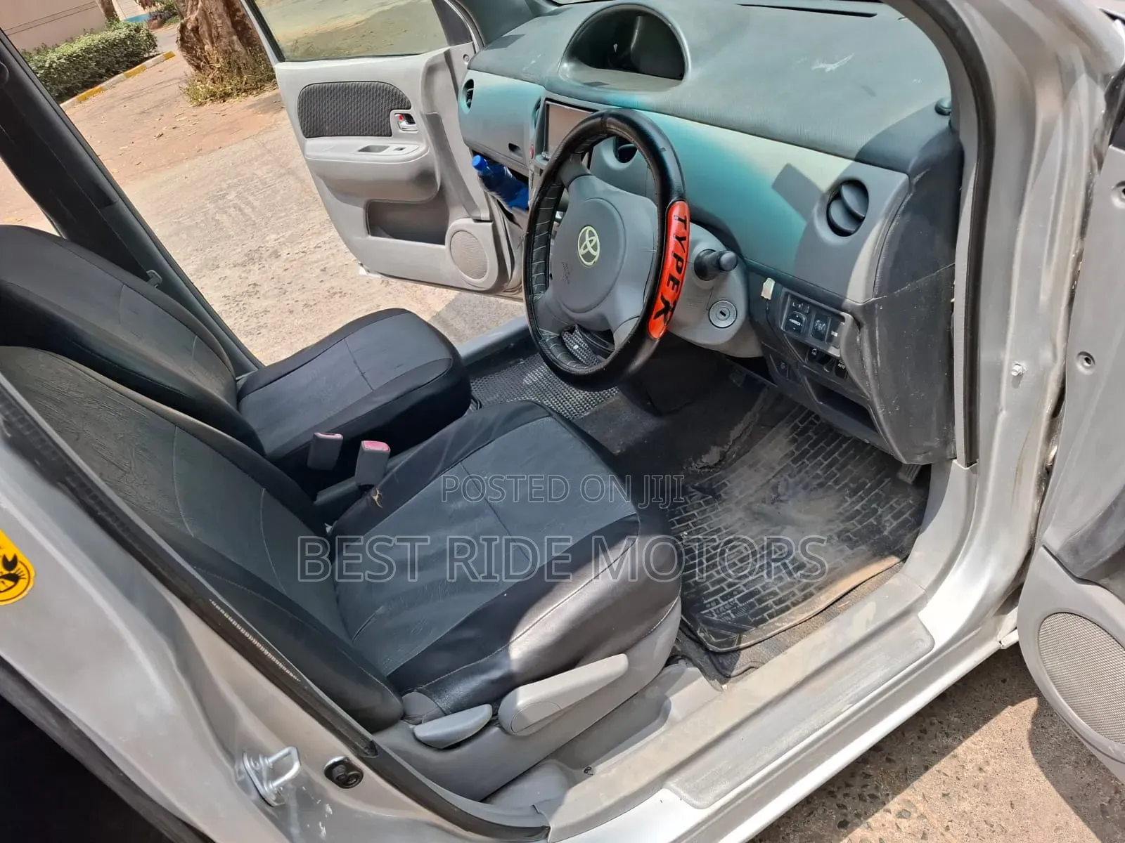 Toyota Sienta 2010 Silver
