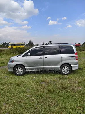 Toyota Noah 2.0 FWD (8 Seater) 2006 Silver
