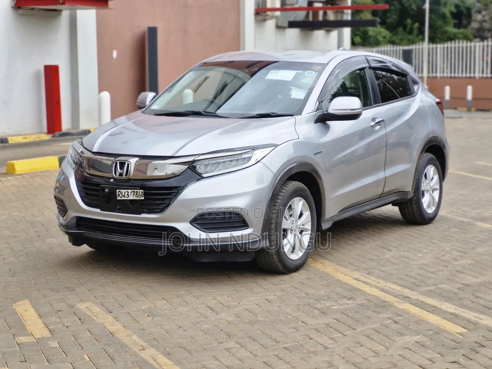 Honda Vezel 2019 Silver