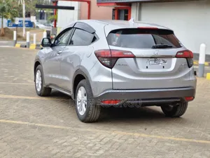 Honda Vezel 2019 Silver
