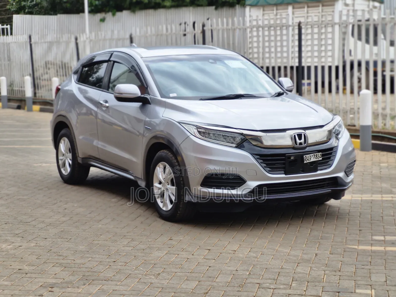 Honda Vezel 2019 Silver