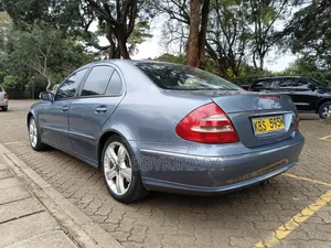 Mercedes-Benz E280 2006 Blue