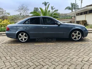Mercedes-Benz E280 2006 Blue