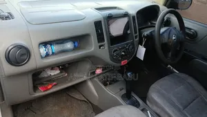 Nissan Advan 2009 White