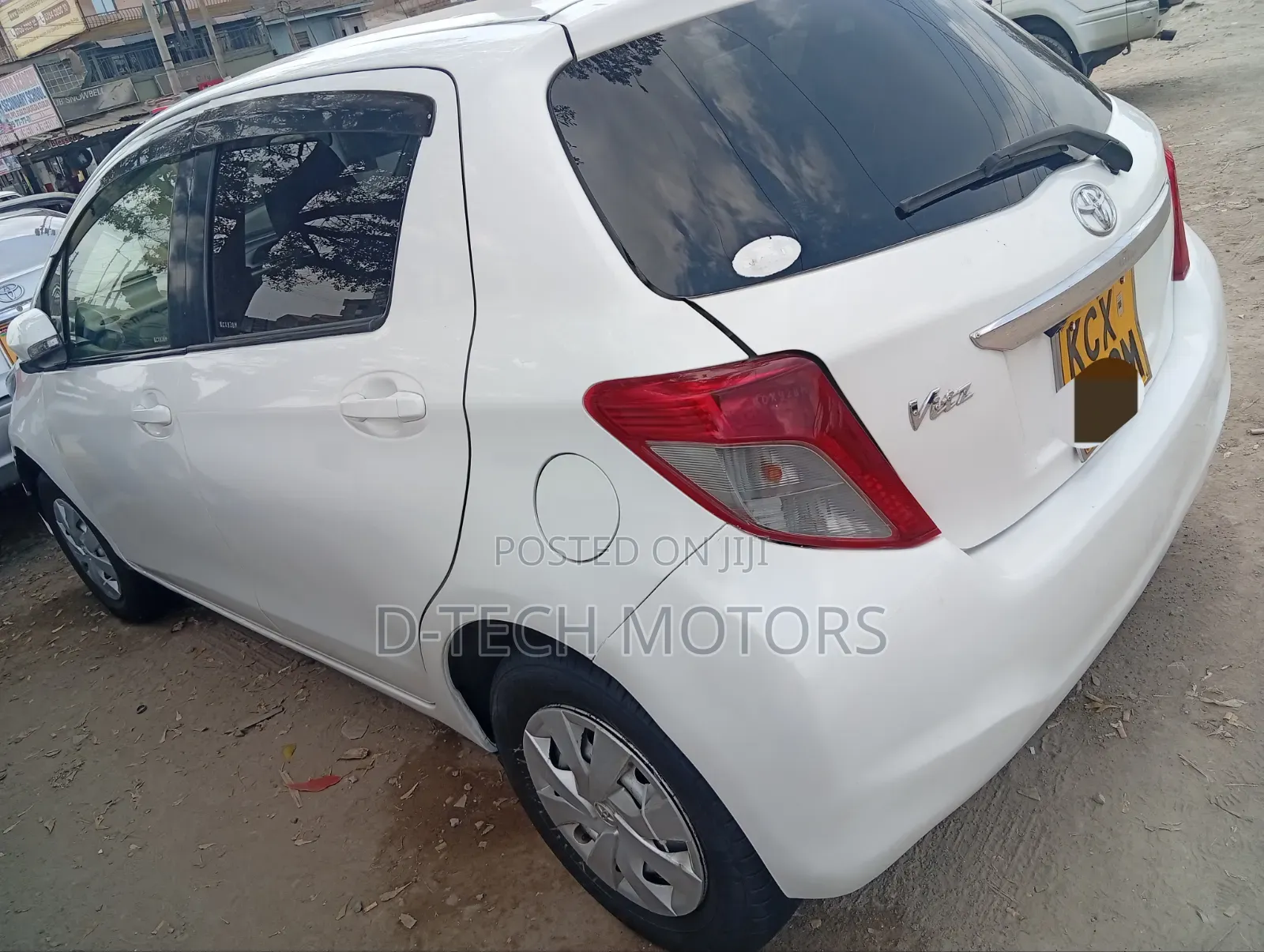 Toyota Vitz 2013 White