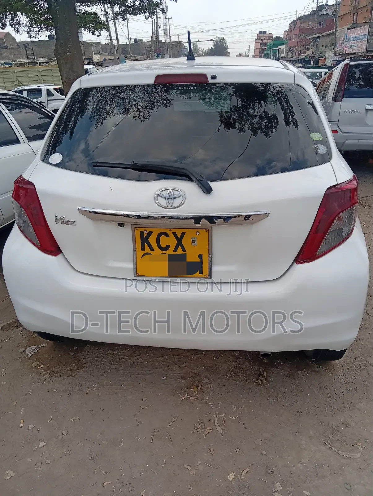 Toyota Vitz 2013 White