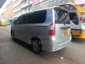 Toyota Noah 2009 Silver