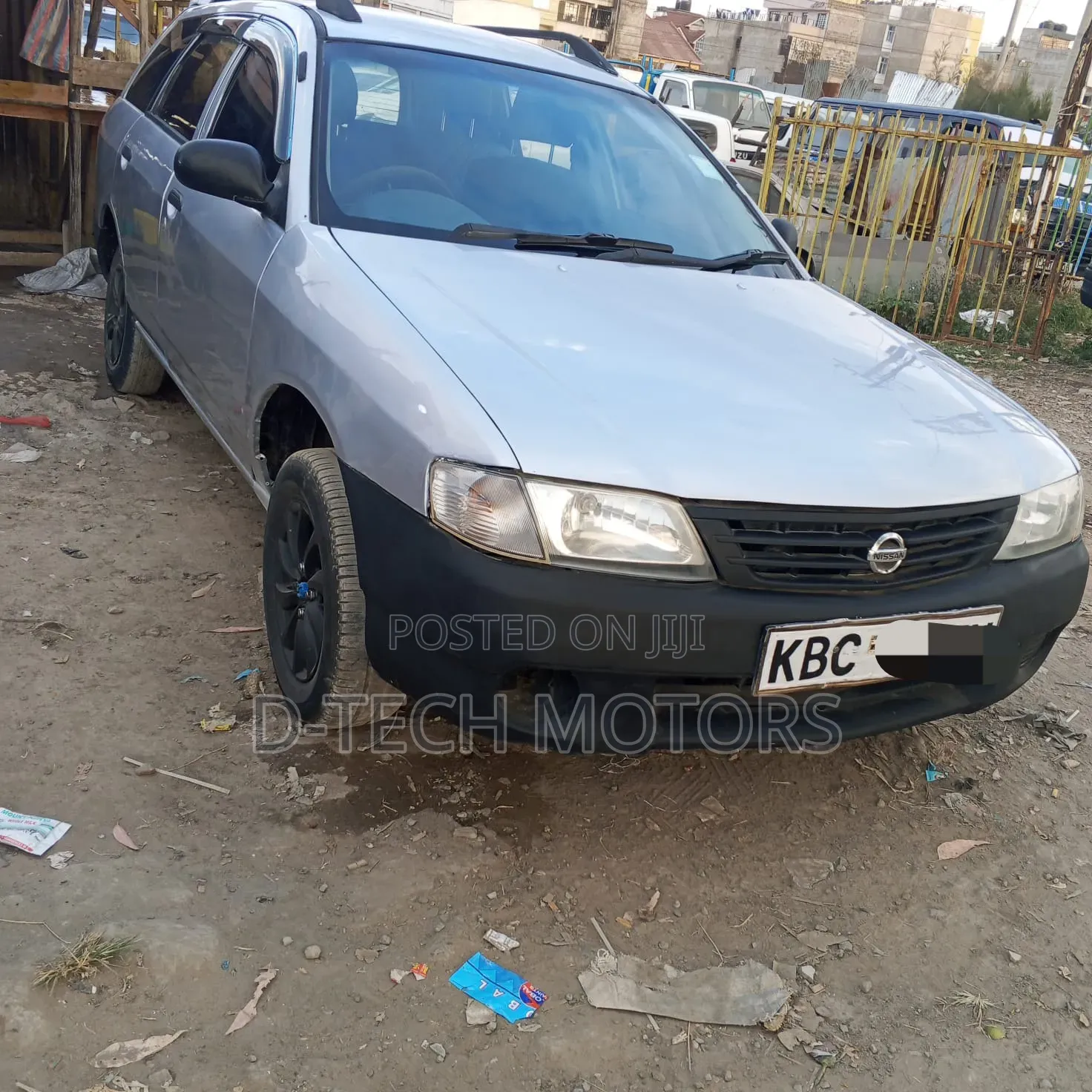 Nissan Advan 2004 Gray