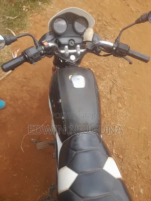 Bajaj Boxer 150 UG 2018 White