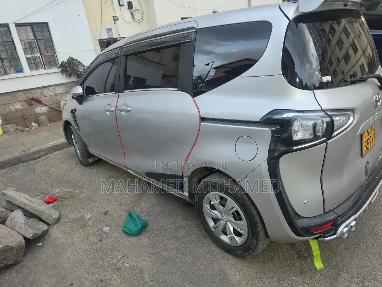 Toyota Sienta 2019 Silver