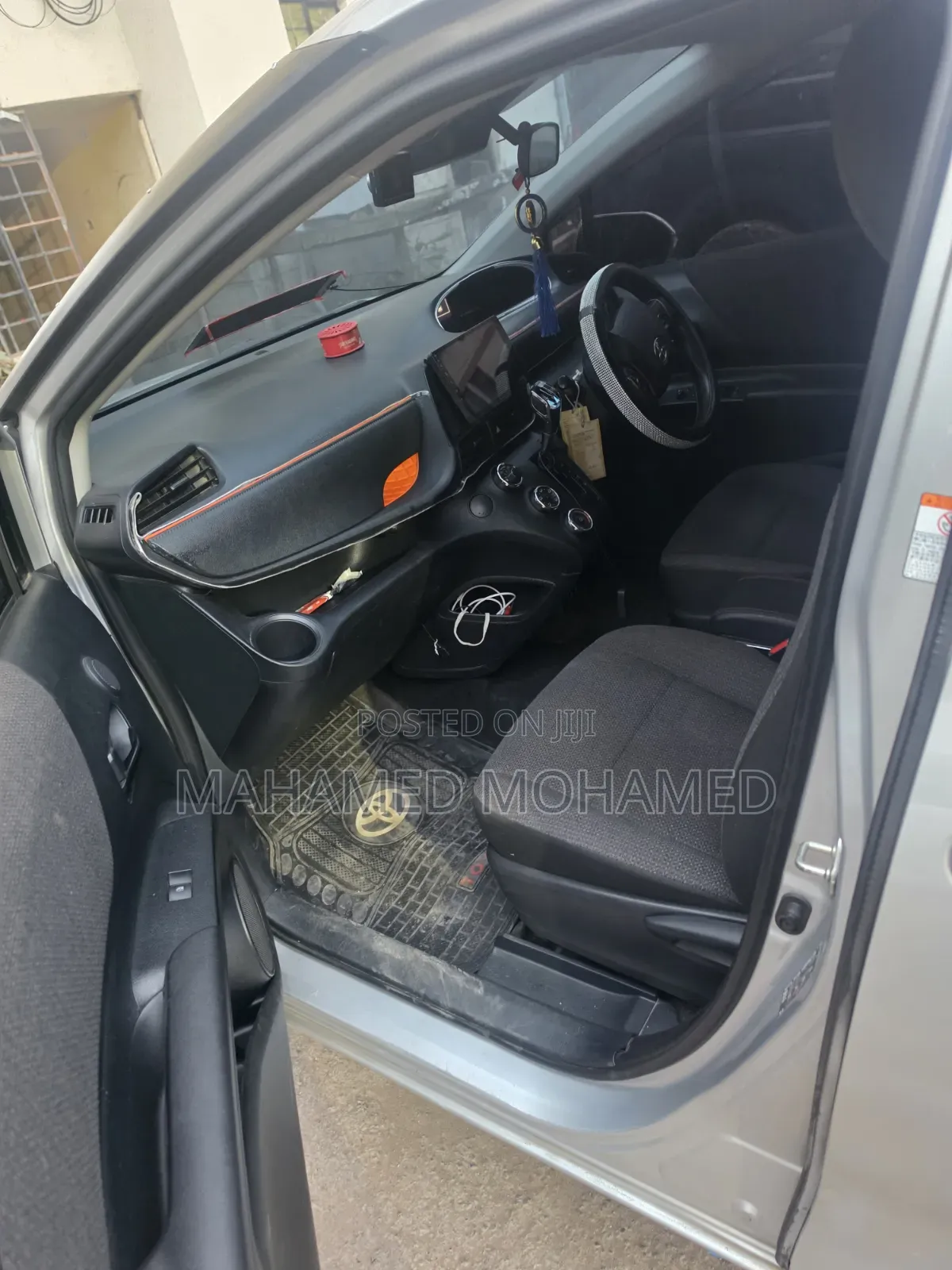 Toyota Sienta 2019 Silver