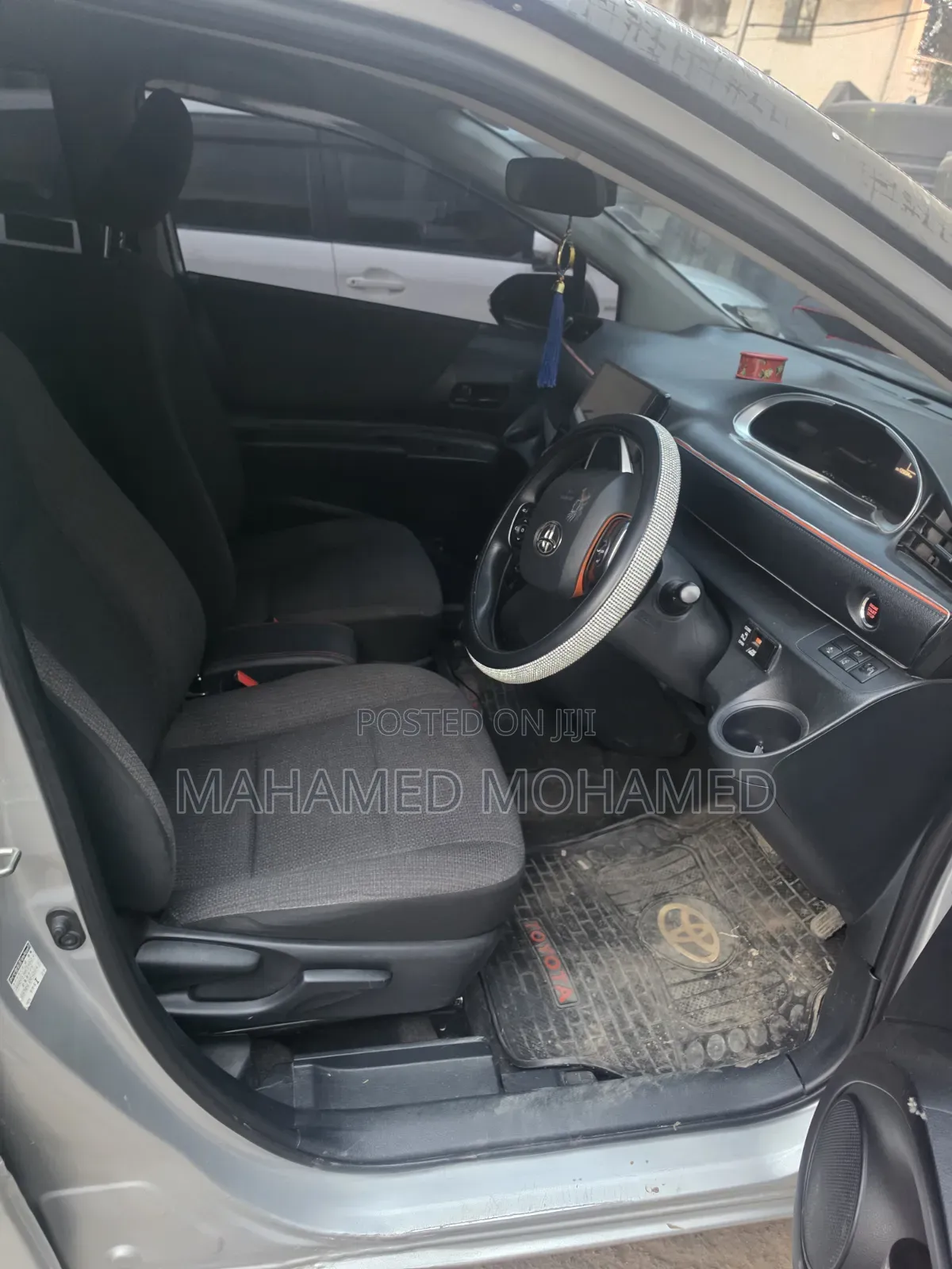 Toyota Sienta 2019 Silver