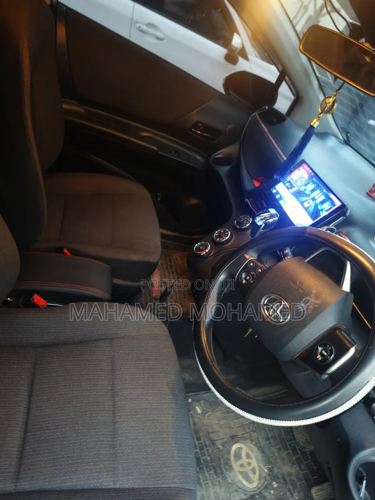 Toyota Sienta 2019 Silver
