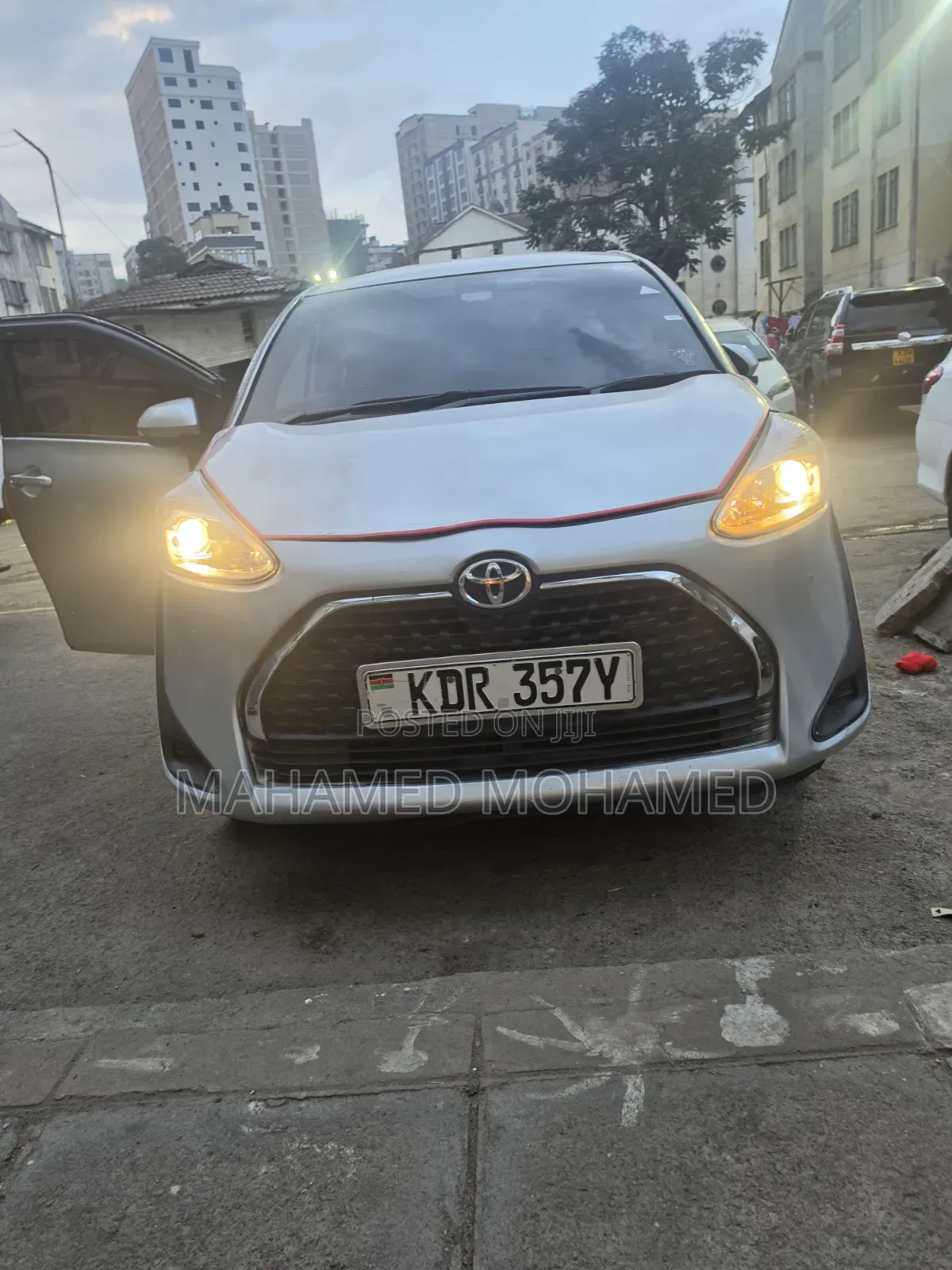 Toyota Sienta 2019 Silver