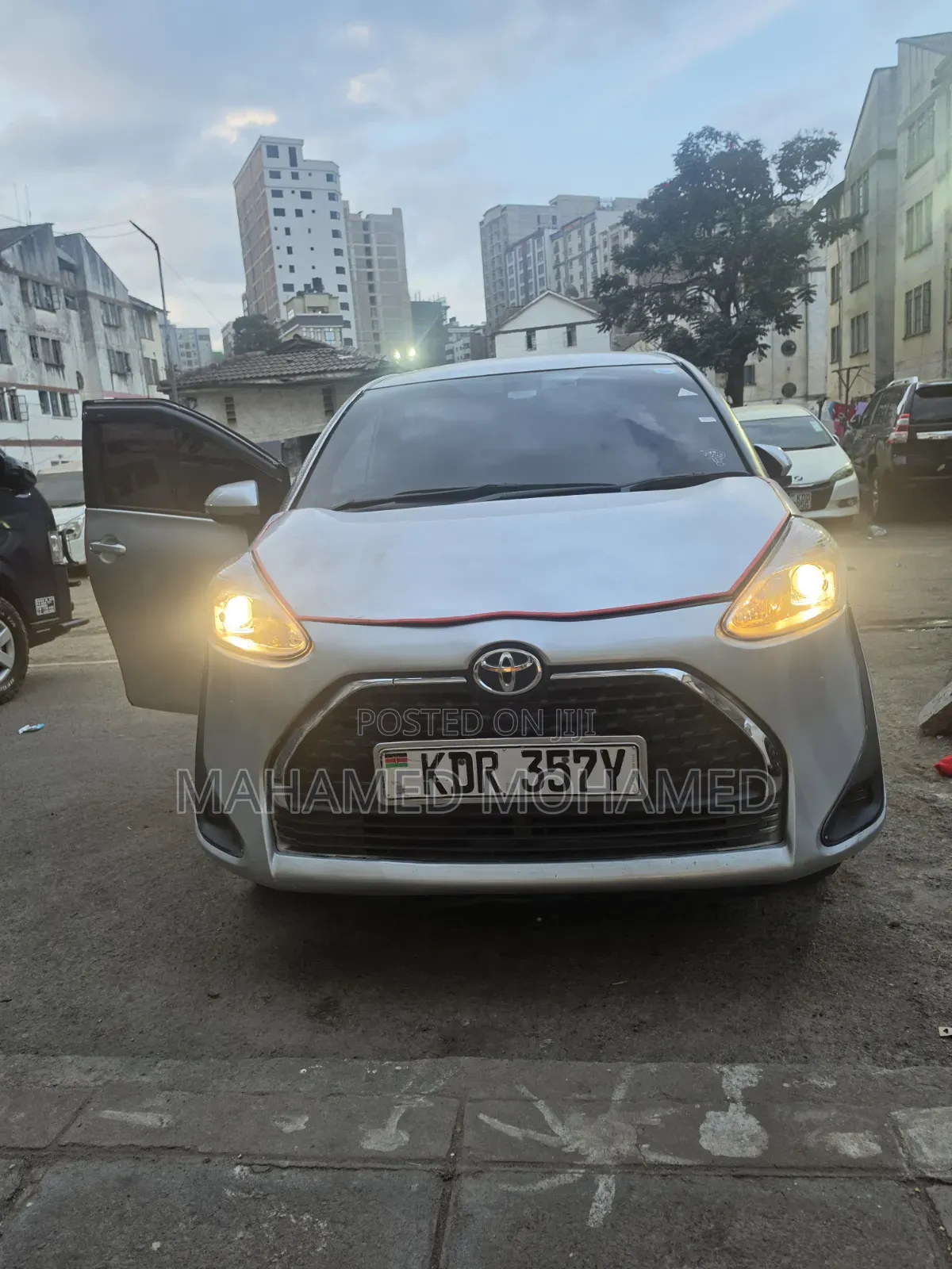 Toyota Sienta 2019 Silver