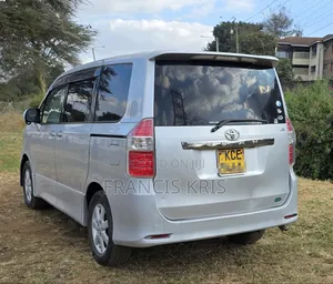 Toyota Noah 2008 Silver