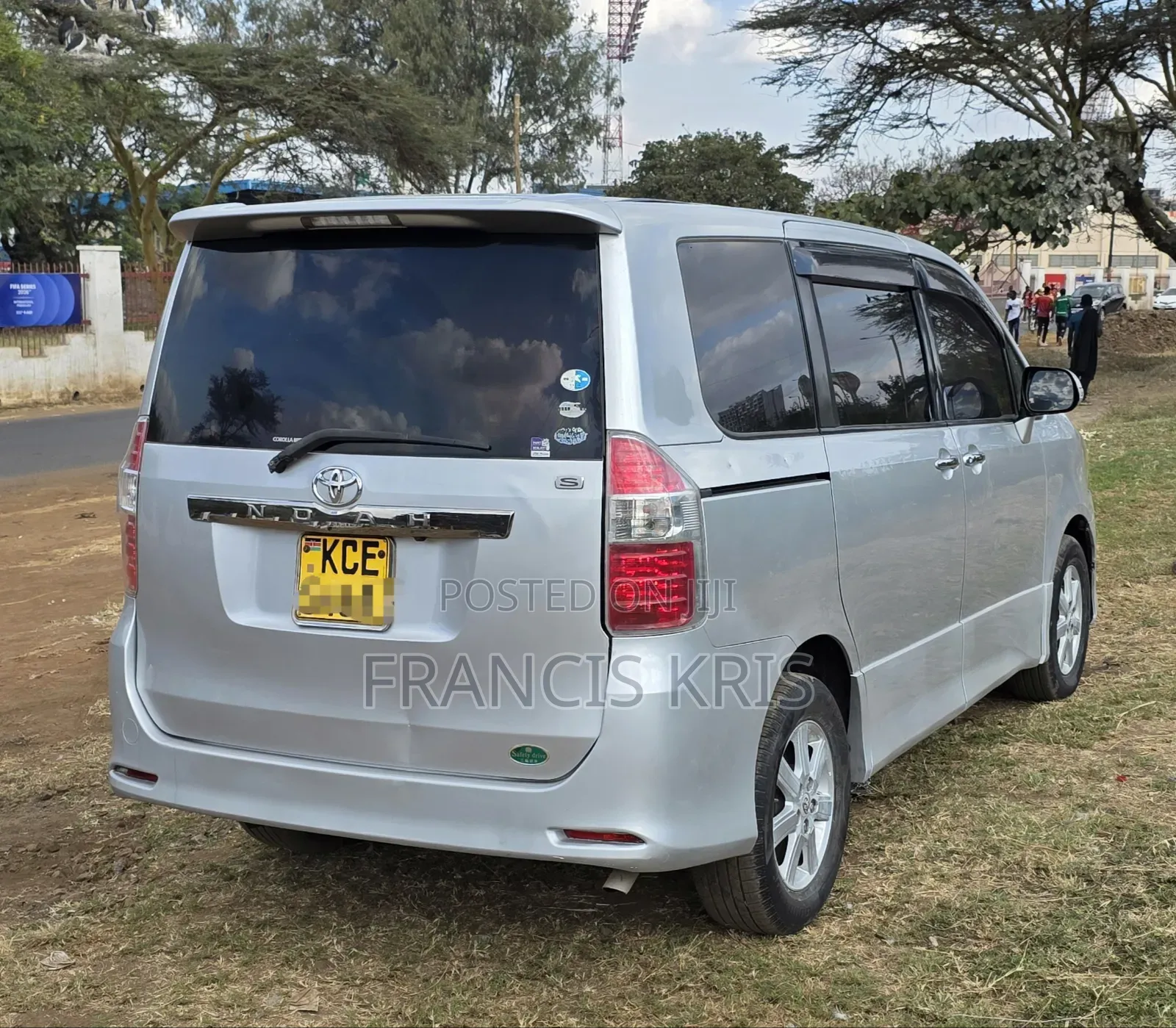 Toyota Noah 2008 Silver