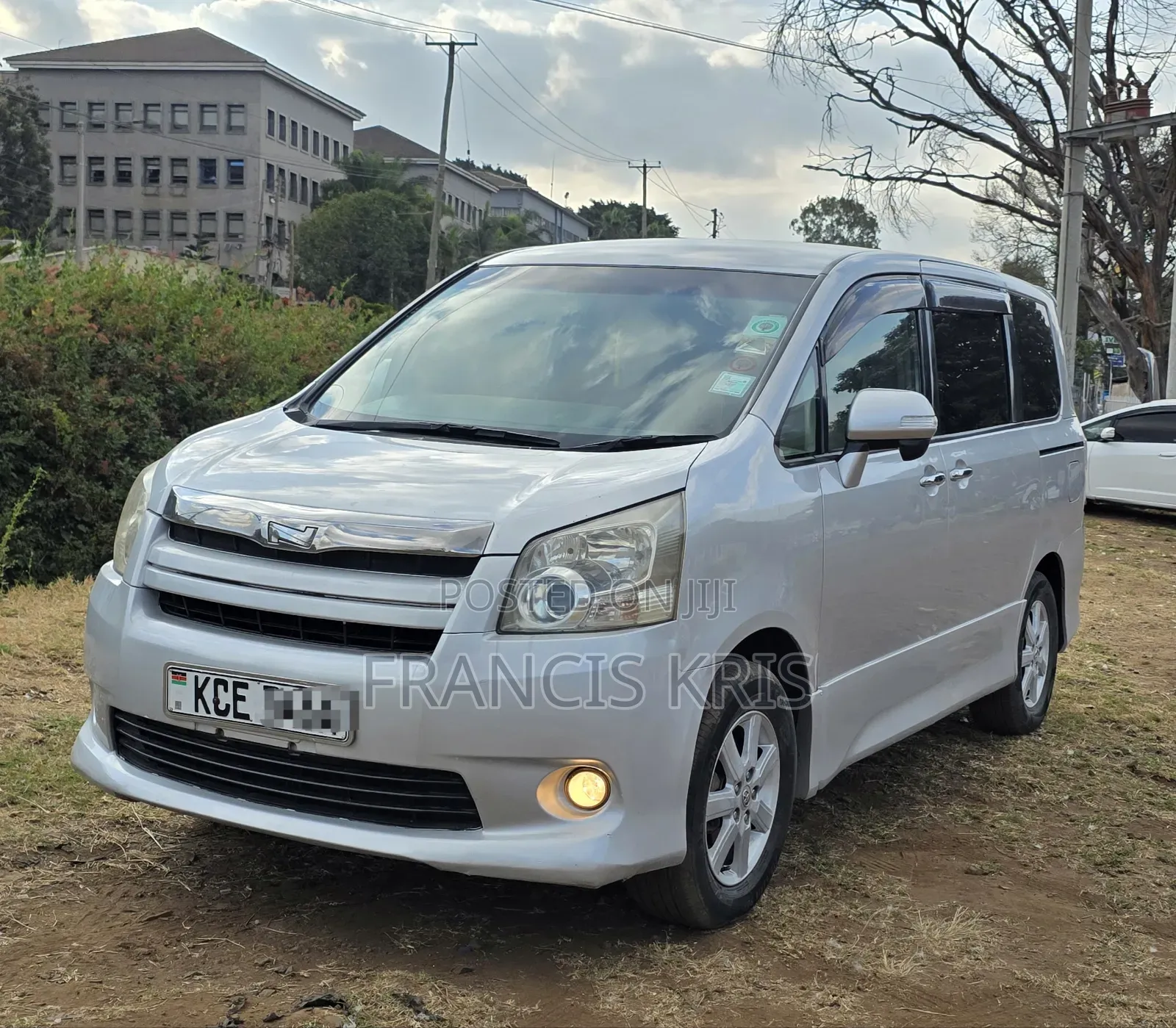 Toyota Noah 2008 Silver