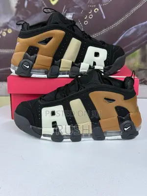 Bluusneakers the Better Option.