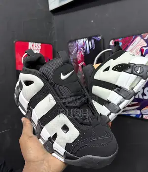 Bluusneakers the Better Option.