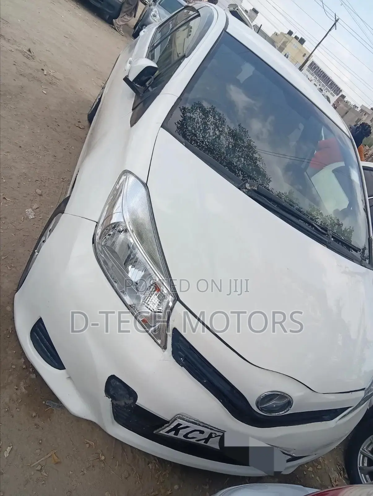 Toyota Vitz 2013 White
