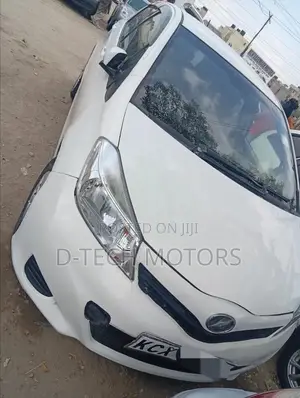 Toyota Vitz 2013 White