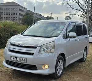 Toyota Noah 2008 Silver