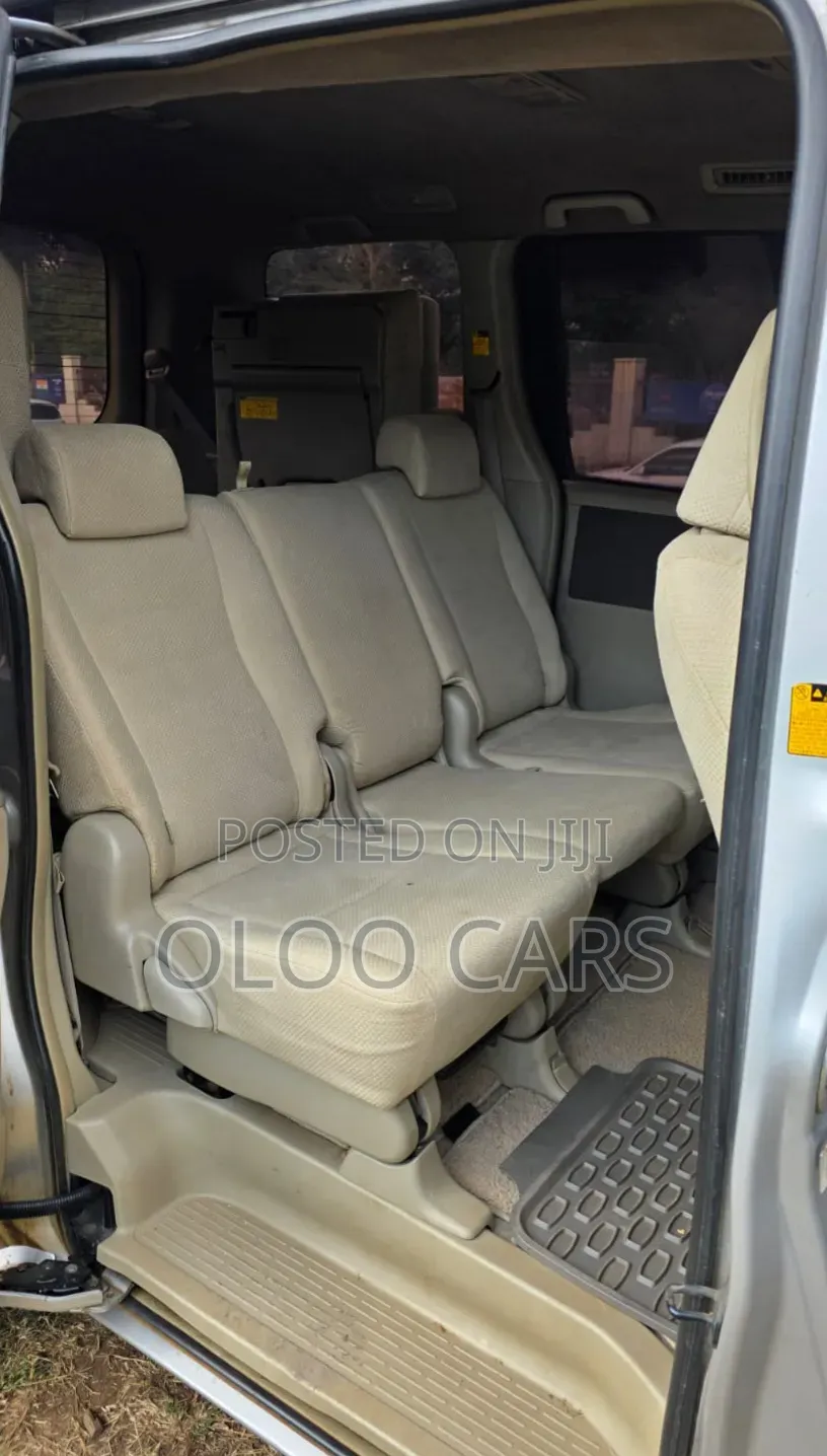 Toyota Noah 2008 Silver