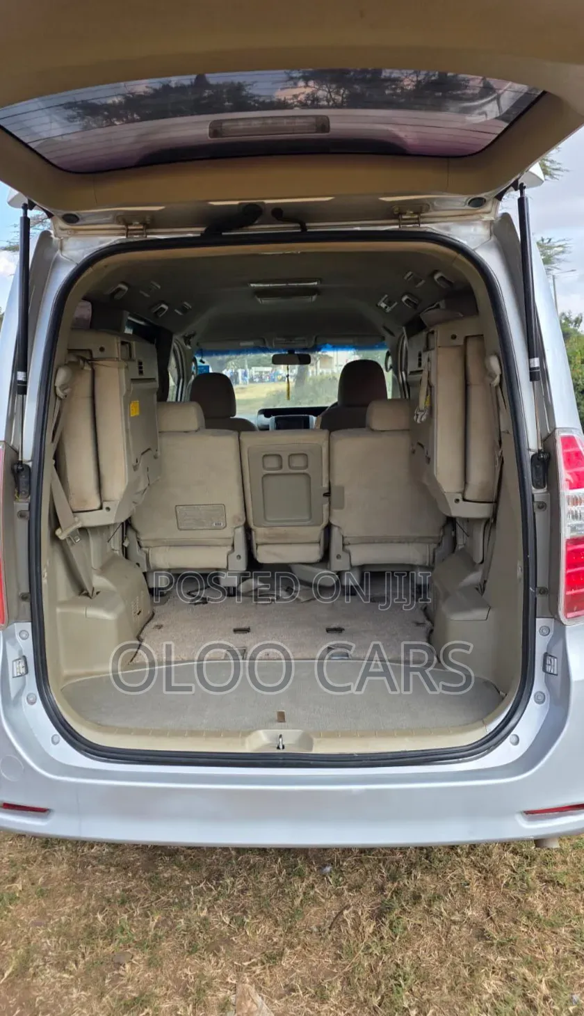 Toyota Noah 2008 Silver